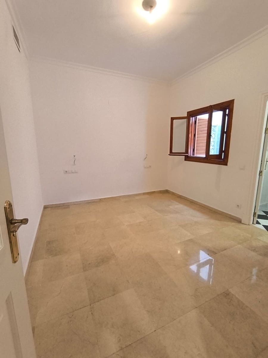 4 soveværelse Lejlighed til salg i Sevilla by med garage - € 2.500.000 (Ref: 9568104)