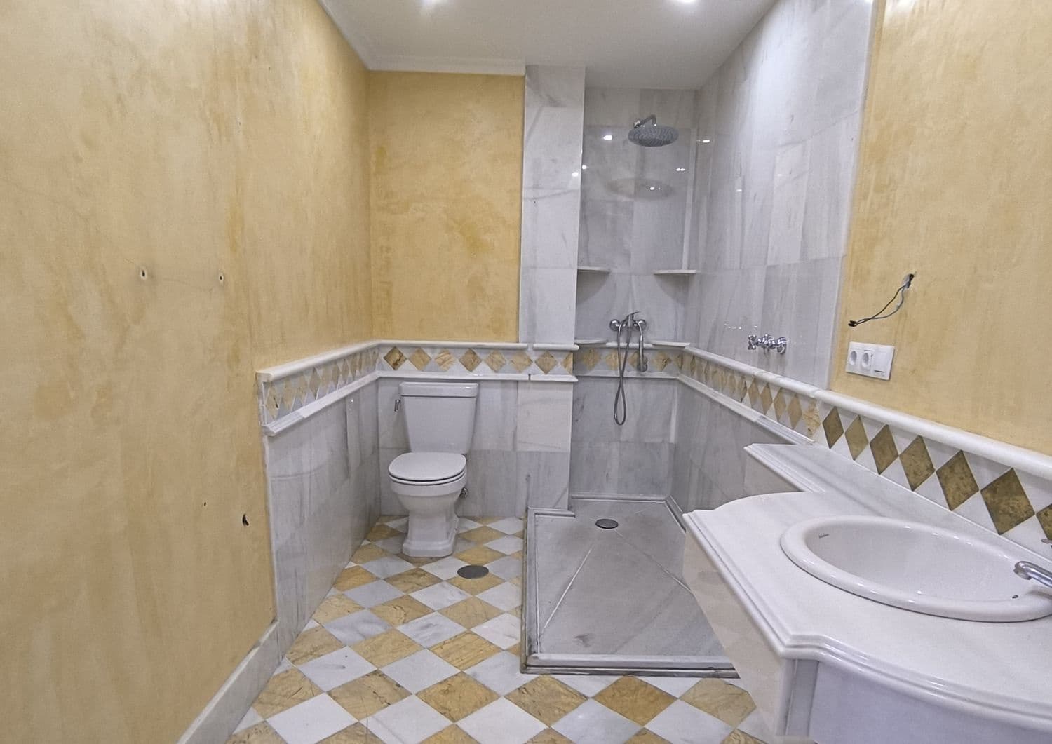 4 soveværelse Lejlighed til salg i Sevilla by med garage - € 2.500.000 (Ref: 9568104)