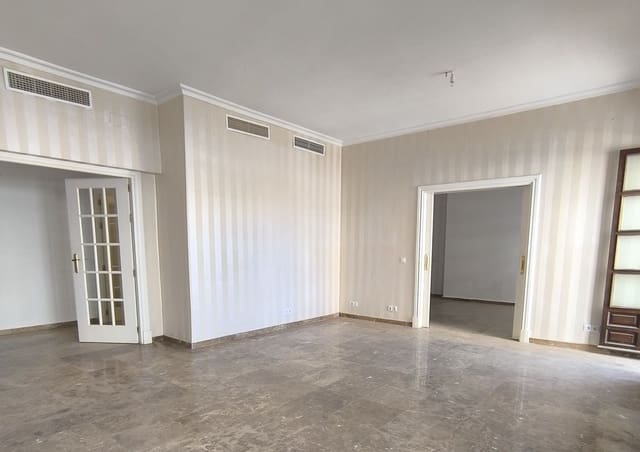 4 soveværelse Lejlighed til salg i Santa Cruz, Sevilla by med garage - € 2.500.000 (Ref: 9568104)