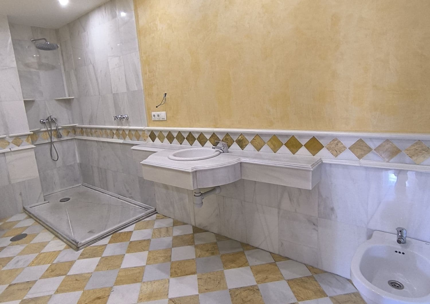 4 soveværelse Lejlighed til salg i Sevilla by med garage - € 2.500.000 (Ref: 9568104)