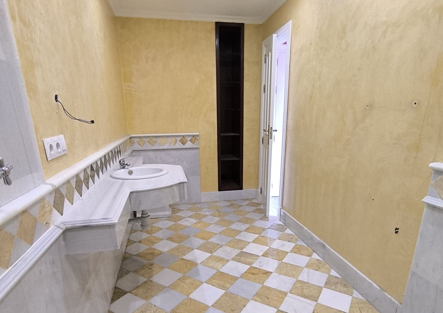 4 soveværelse Lejlighed til salg i Sevilla by med garage - € 2.500.000 (Ref: 9568104)