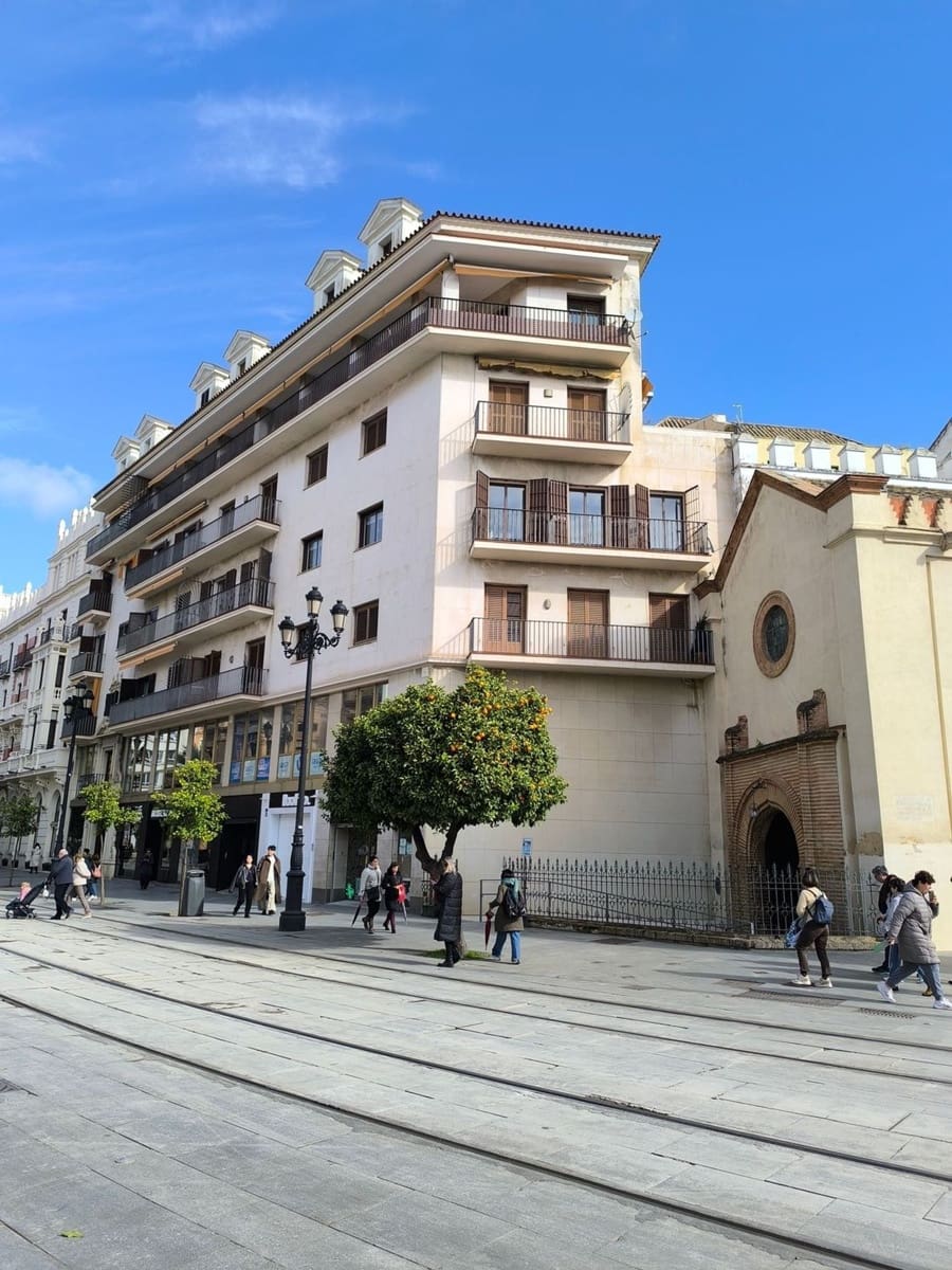 4 soveværelse Lejlighed til salg i Sevilla by med garage - € 2.500.000 (Ref: 9568104)