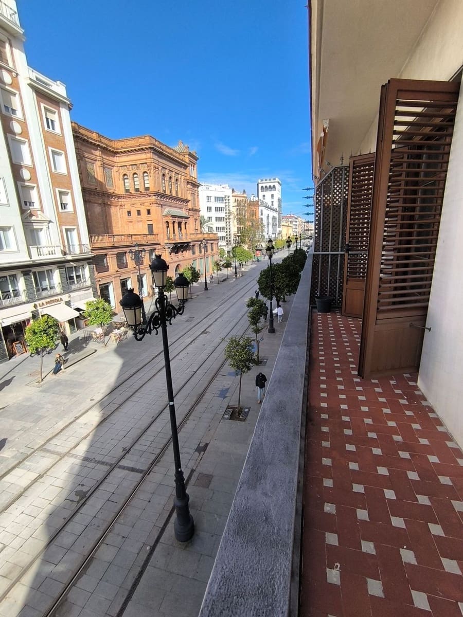 4 soveværelse Lejlighed til salg i Sevilla by med garage - € 2.500.000 (Ref: 9568104)