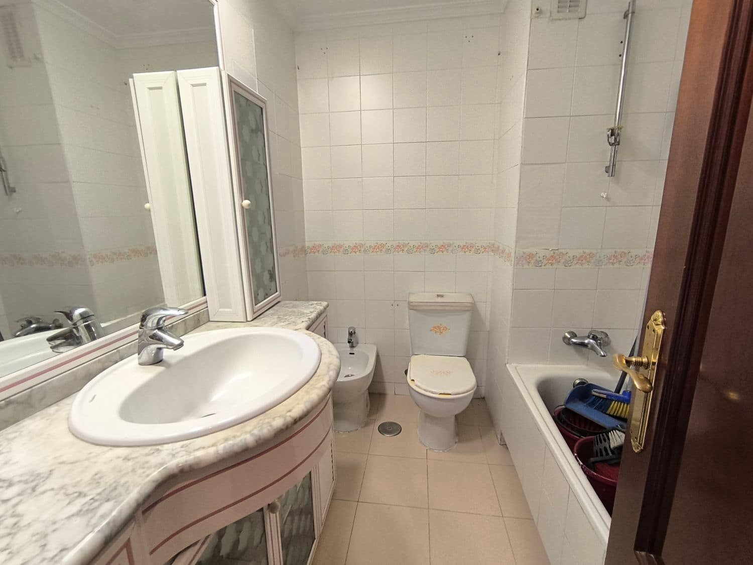 Apartamento de 3 habitaciones en Sevilla ciudad en venta con garaje - 210.000 € (Ref: 9598597)