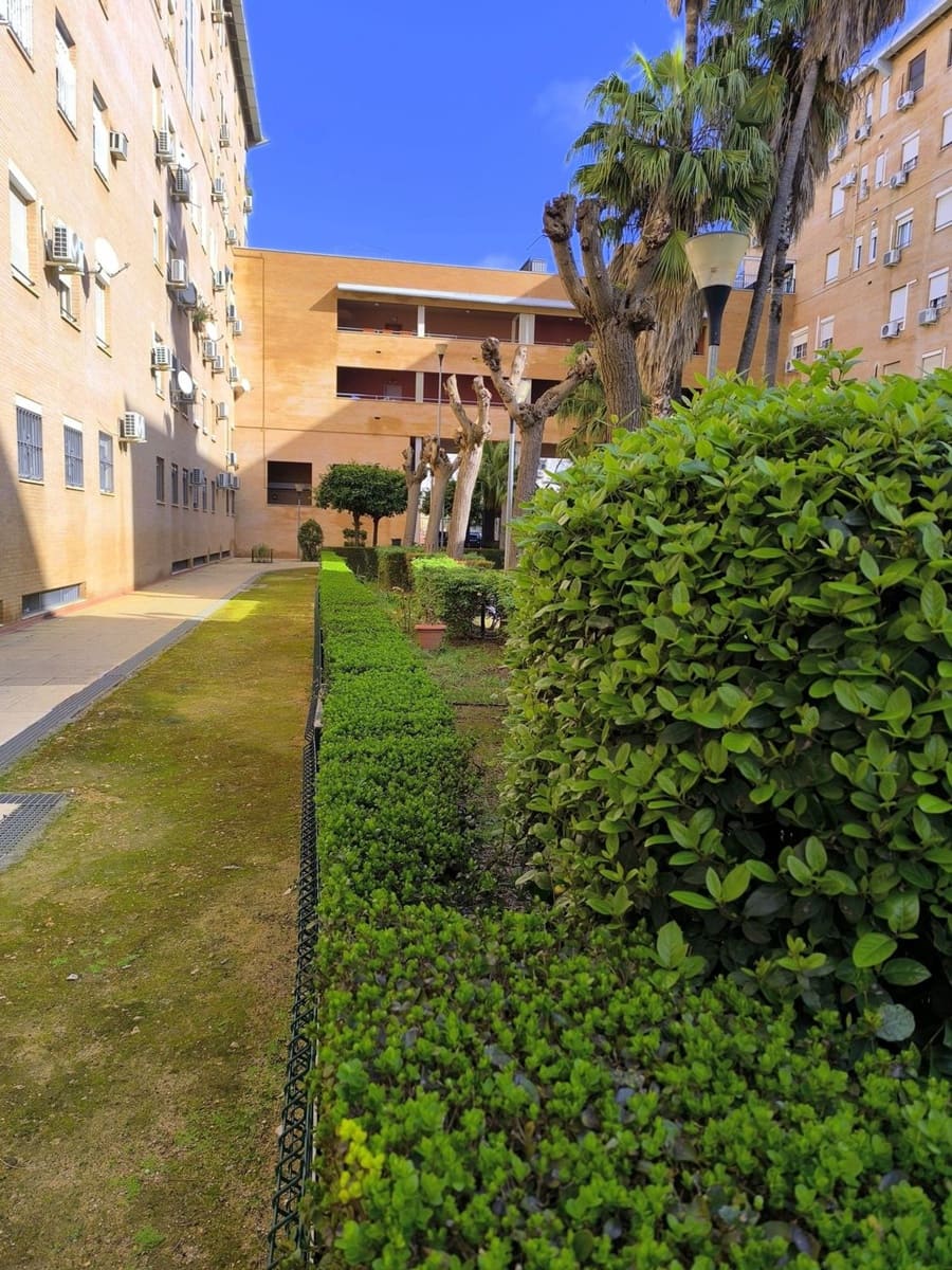 Apartamento de 3 habitaciones en Sevilla ciudad en venta con garaje - 210.000 € (Ref: 9598597)