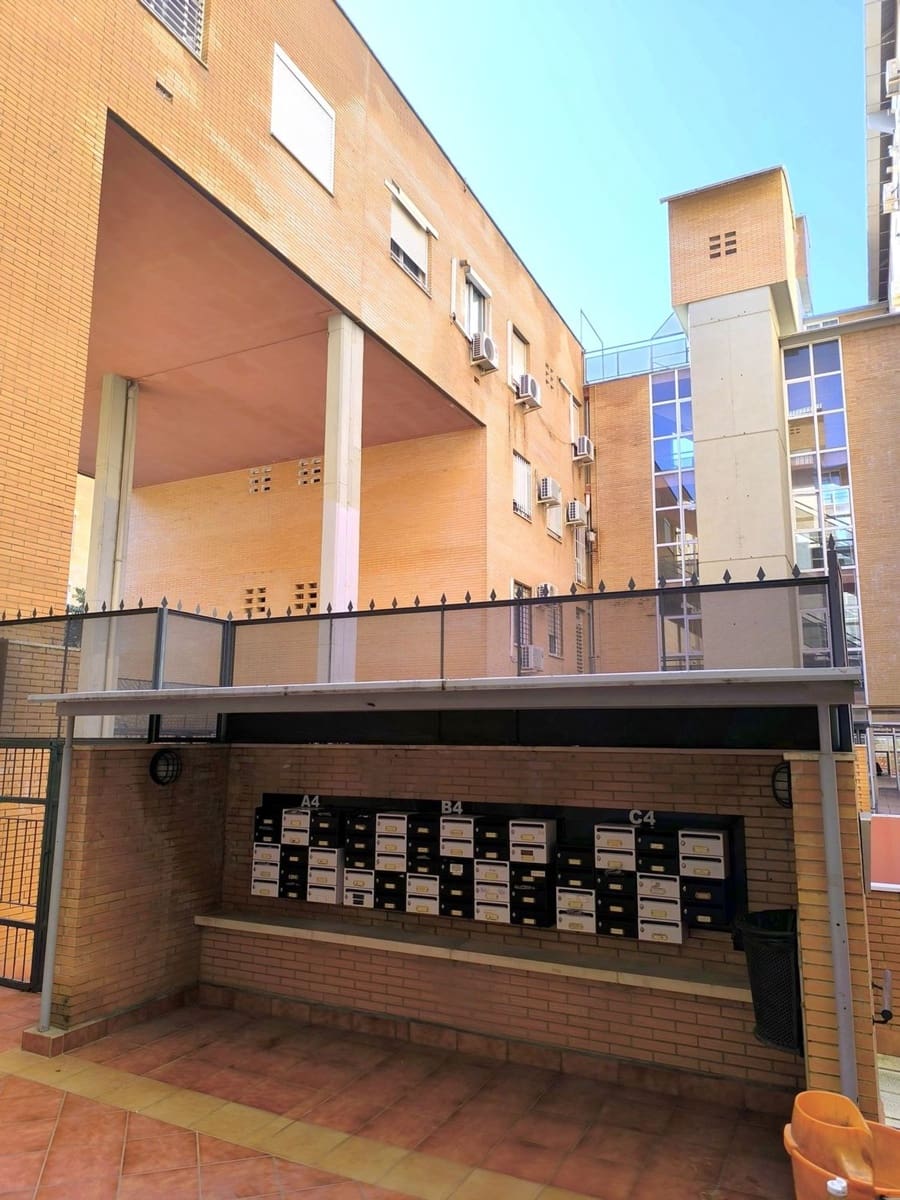 Apartamento de 3 habitaciones en Sevilla ciudad en venta con garaje - 210.000 € (Ref: 9598597)