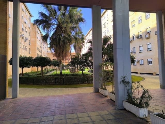 Apartamento de 3 habitaciones en Bda. Pino Montano, Sevilla ciudad en venta con garaje - 210.000 € (Ref: 9598597)