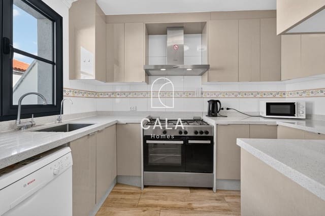 Casa de 4 habitaciones en El Madroñal, Adeje en venta con garaje - 556.000 € (Ref: 10004667)