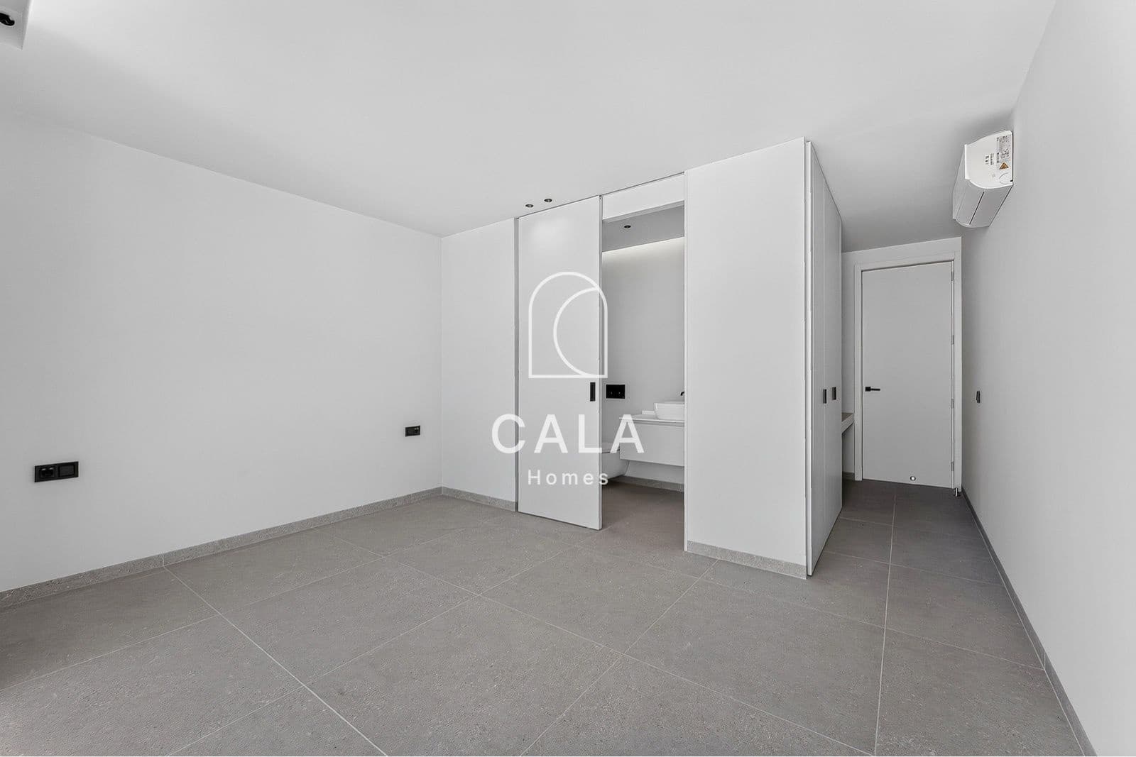 6 bedroom Townhouse for sale in Roque del Conde with pool garage - € 2,400,000 (Ref: 10021403)
