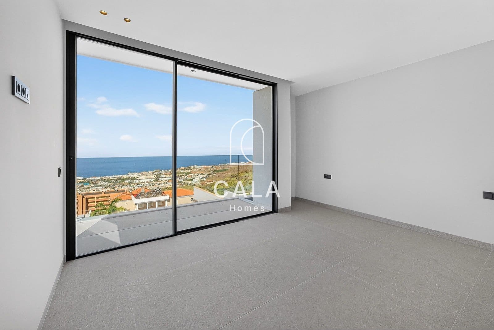 6 bedroom Townhouse for sale in Roque del Conde with pool garage - € 2,400,000 (Ref: 10021403)