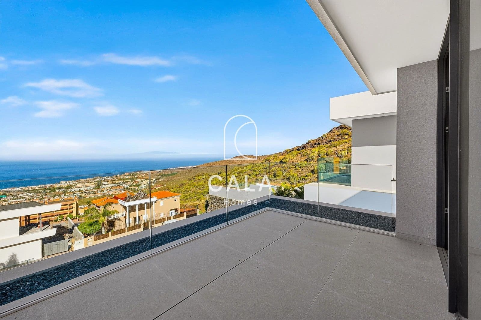 6 bedroom Townhouse for sale in Roque del Conde with pool garage - € 2,400,000 (Ref: 10021403)