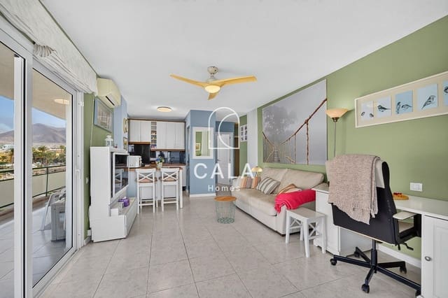 1 chambre Appartement à vendre à Los Cristianos, Arona avec piscine garage - 395 000 € (Ref: 10021666)