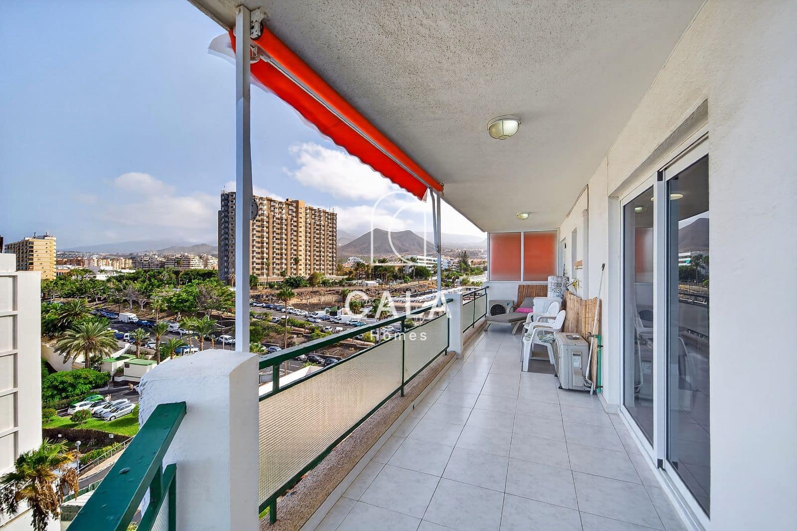 1 chambre Appartement à vendre à Los Cristianos avec piscine garage - 395 000 € (Ref: 10021666)