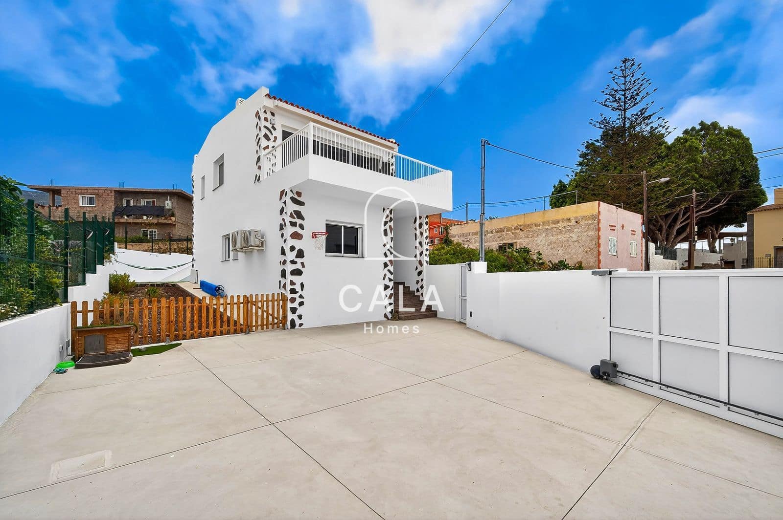 3 Zimmer Villa zu verkaufen in La Concepcion mit Pool Garage - 680.000 € (Ref: 10103564)