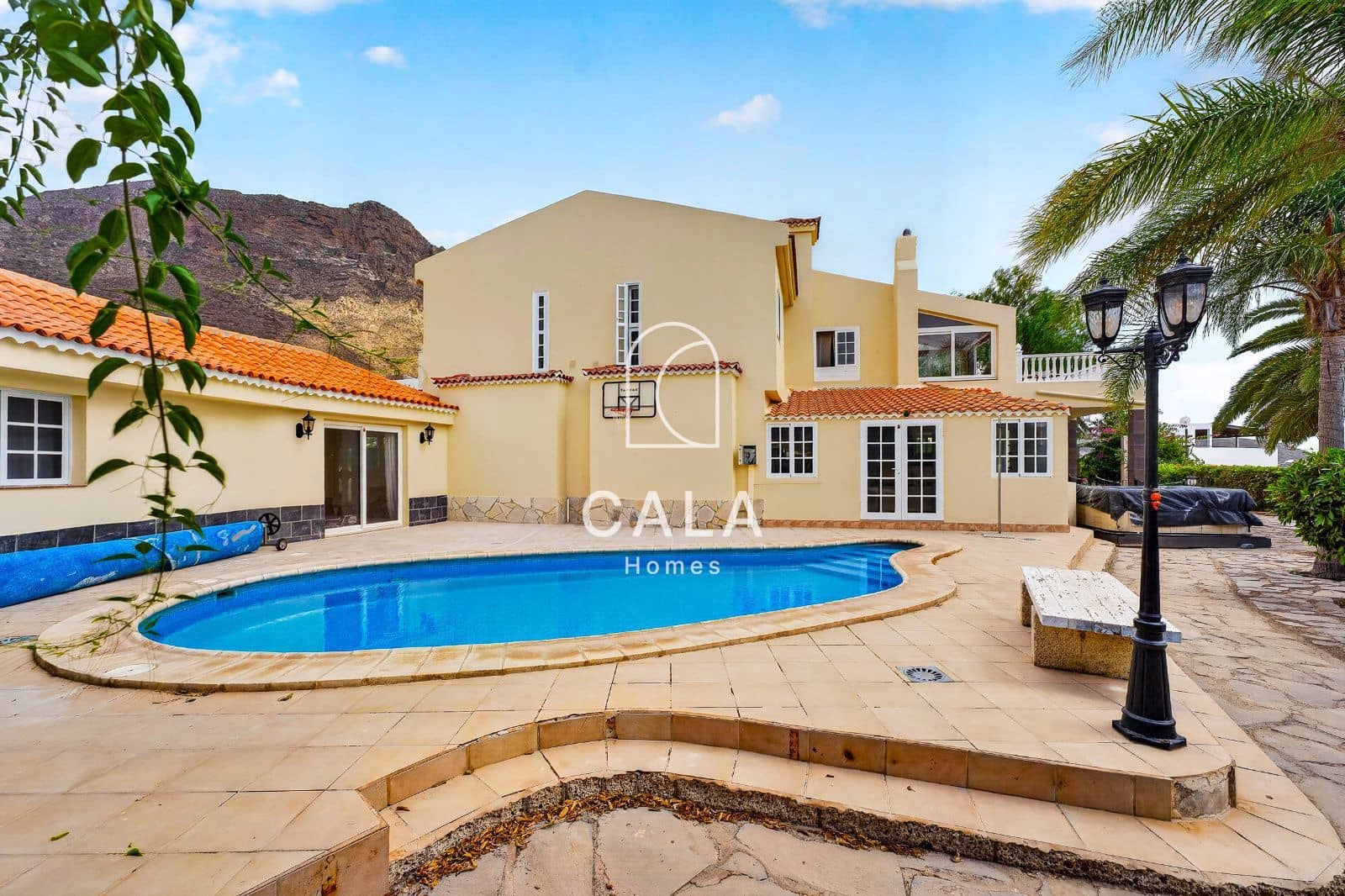 5 Zimmer Villa zu verkaufen in Valle de San Lorenzo mit Pool Garage - 895.000 € (Ref: 10141361)