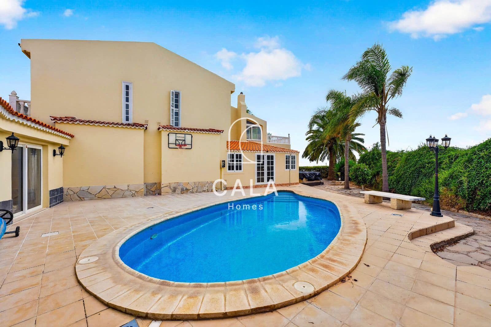 5 Zimmer Villa zu verkaufen in Valle de San Lorenzo mit Pool Garage - 895.000 € (Ref: 10141361)