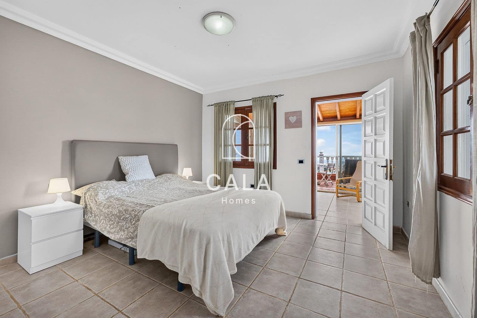 5 Zimmer Villa zu verkaufen in Valle de San Lorenzo mit Pool Garage - 895.000 € (Ref: 10141361)