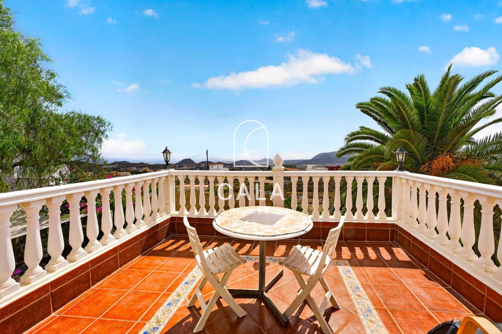 5 Zimmer Villa zu verkaufen in Valle de San Lorenzo mit Pool Garage - 895.000 € (Ref: 10141361)