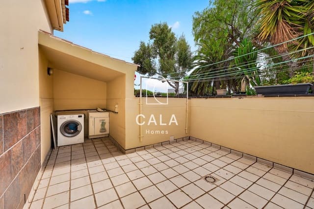 5 slaapkamer Villa te koop in Valle de San Lorenzo, Arona met zwembad garage - € 895.000 (Ref: 10141361)