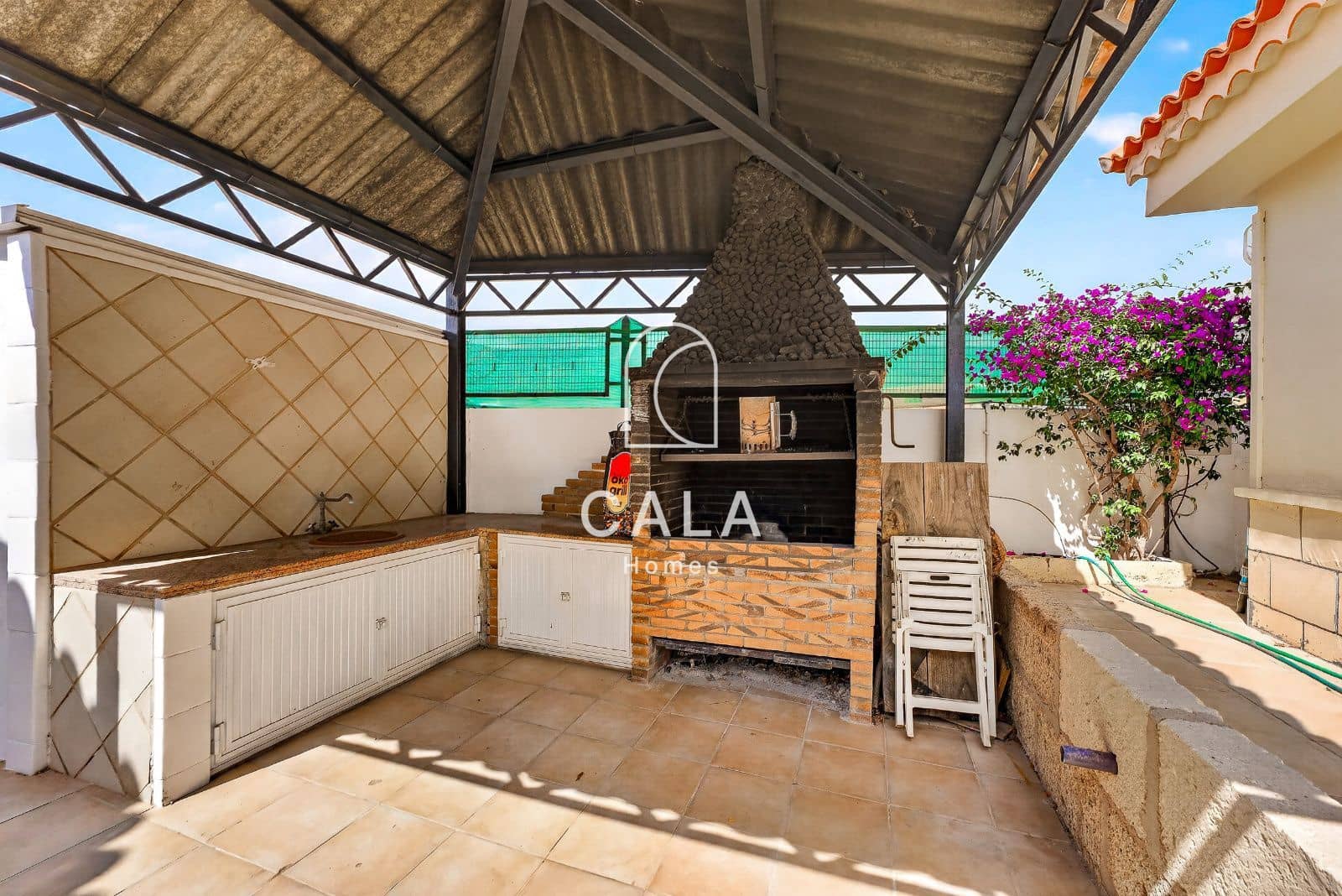 5 Zimmer Villa zu verkaufen in Valle de San Lorenzo mit Pool Garage - 895.000 € (Ref: 10141361)