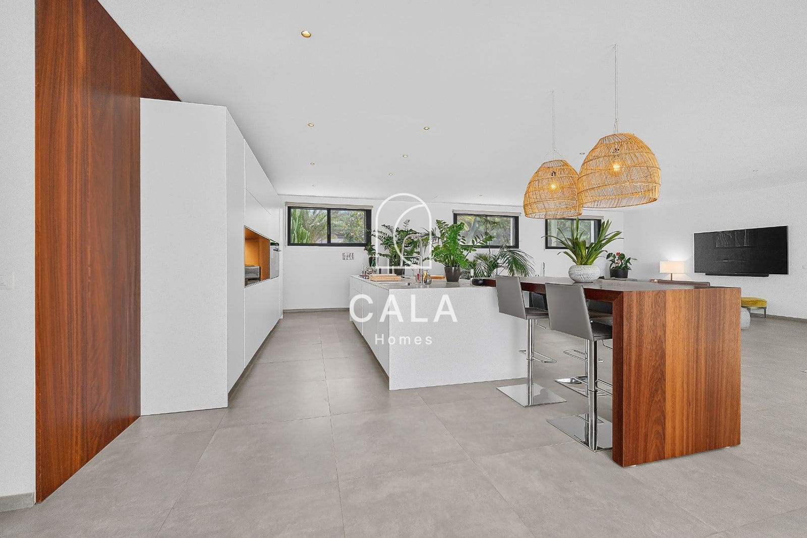 2 bedroom Villa for sale in Adeje with pool garage - € 2,500,000 (Ref: 10145219)