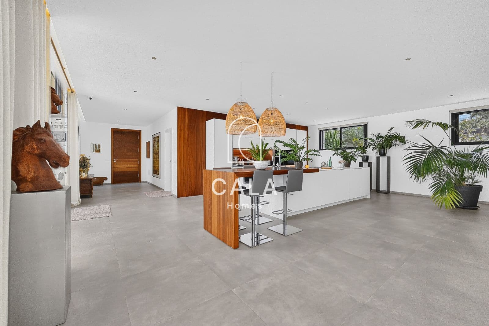 2 bedroom Villa for sale in Adeje with pool garage - € 2,500,000 (Ref: 10145219)