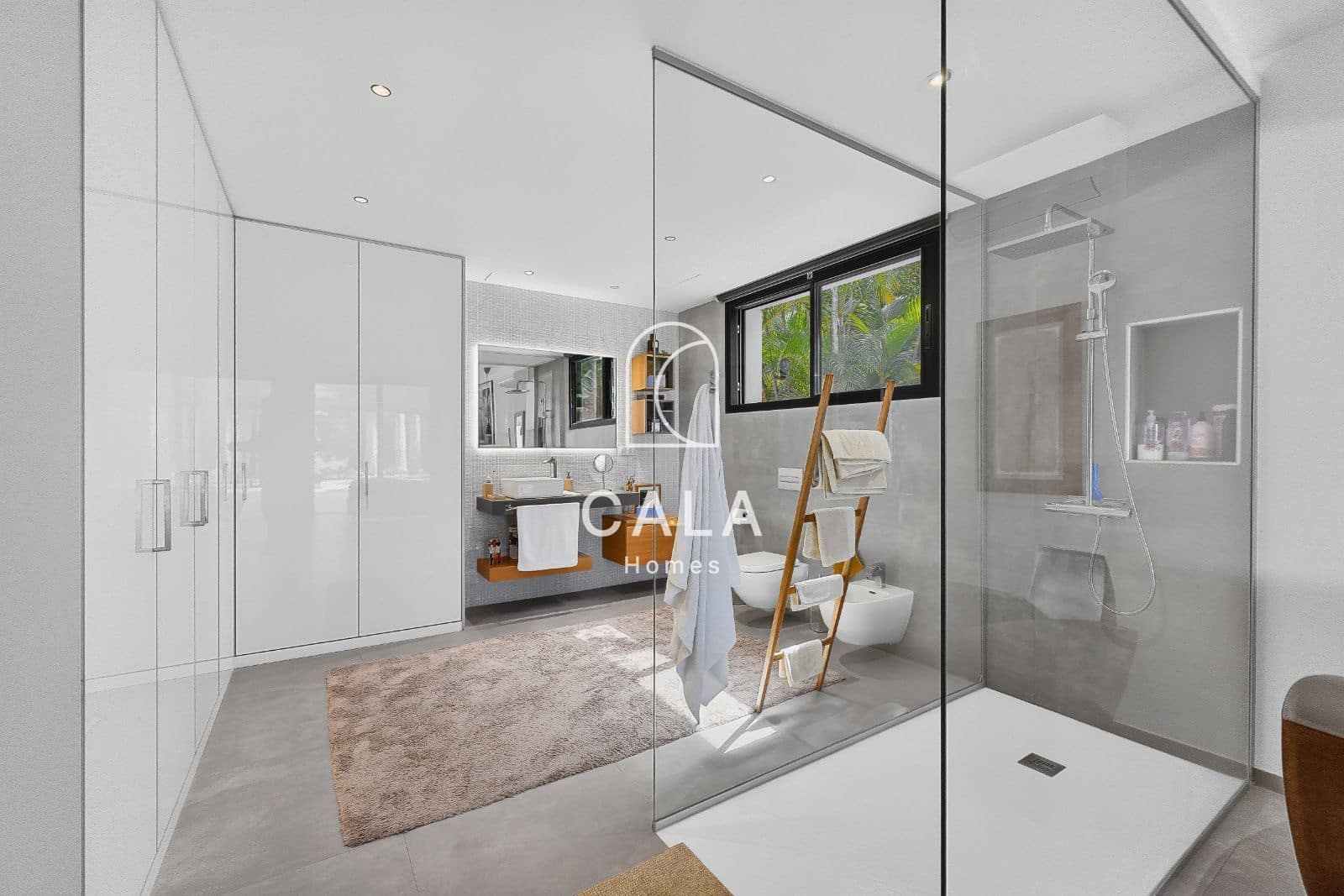 2 bedroom Villa for sale in Adeje with pool garage - € 2,500,000 (Ref: 10145219)