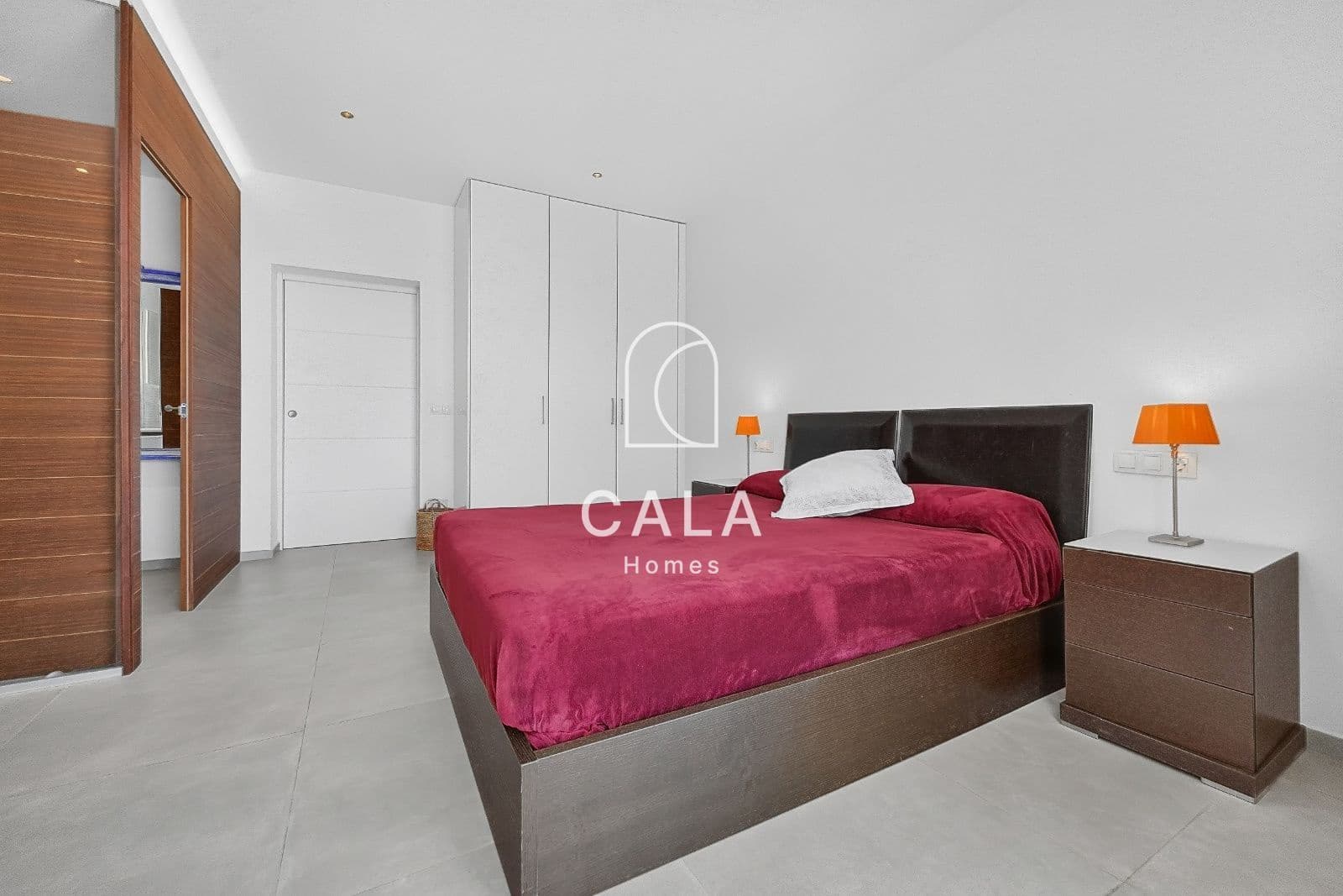 2 bedroom Villa for sale in Adeje with pool garage - € 2,500,000 (Ref: 10145219)