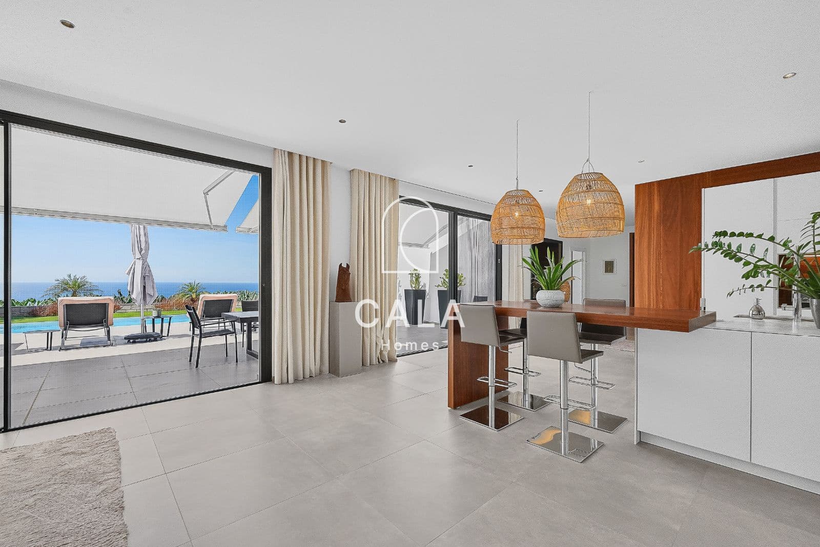 2 bedroom Villa for sale in Adeje with pool garage - € 2,500,000 (Ref: 10145219)