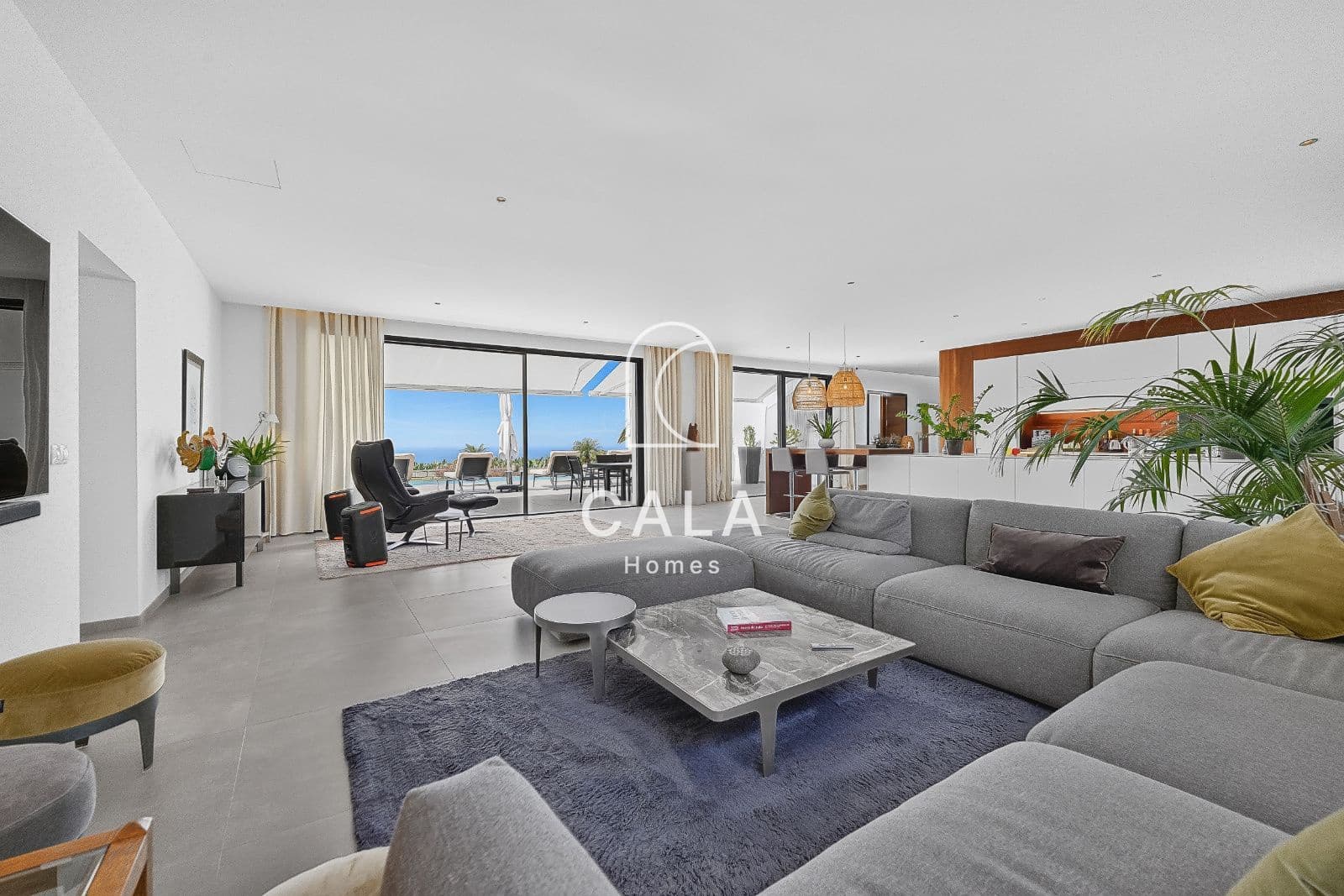 2 bedroom Villa for sale in Adeje with pool garage - € 2,500,000 (Ref: 10145219)