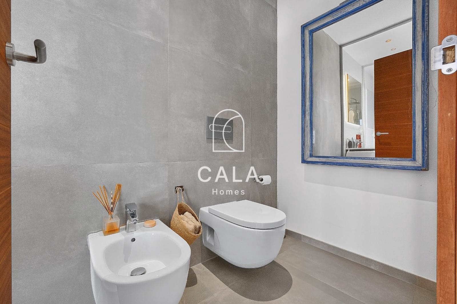 2 bedroom Villa for sale in Adeje with pool garage - € 2,500,000 (Ref: 10145219)