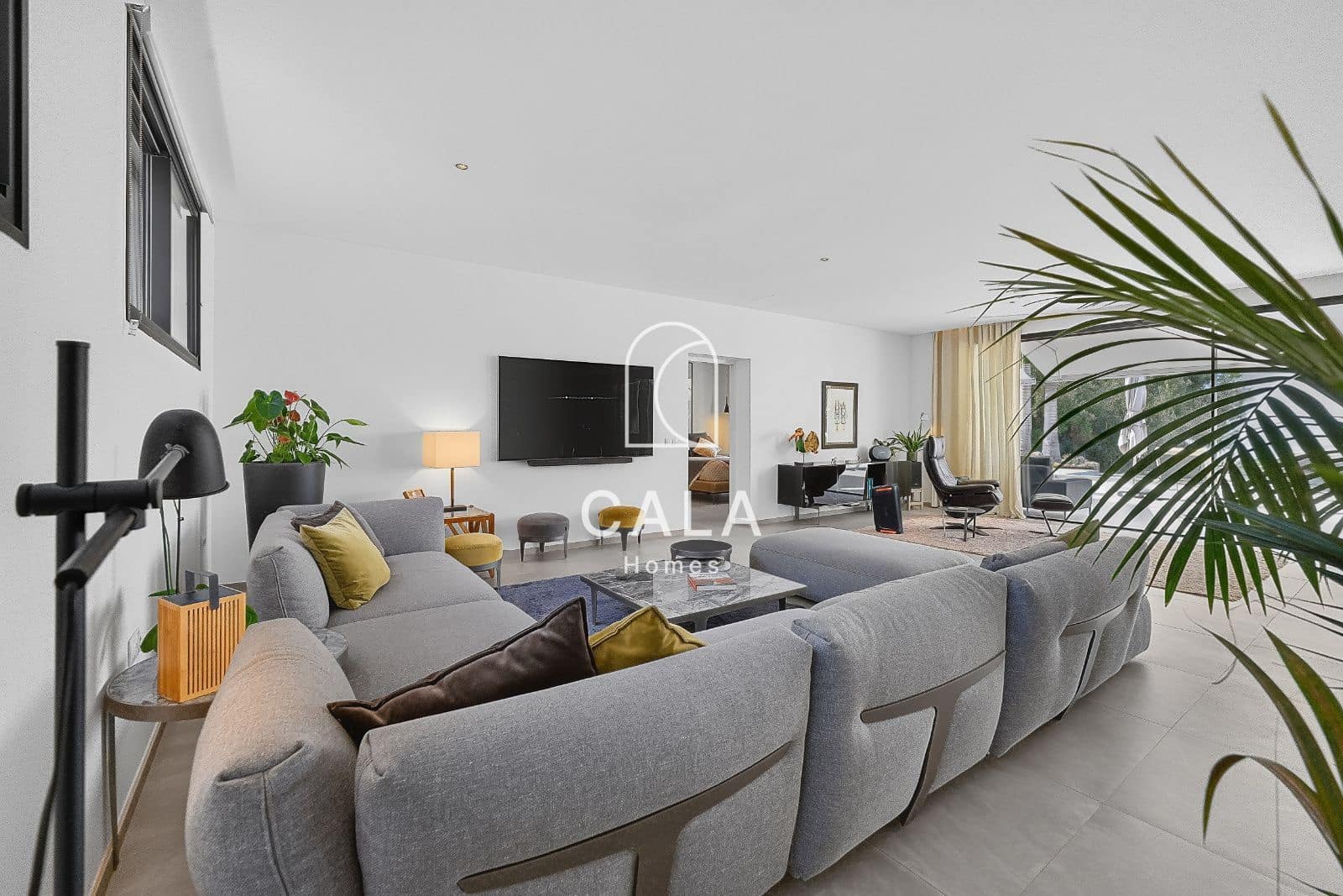 2 bedroom Villa for sale in Adeje with pool garage - € 2,500,000 (Ref: 10145219)