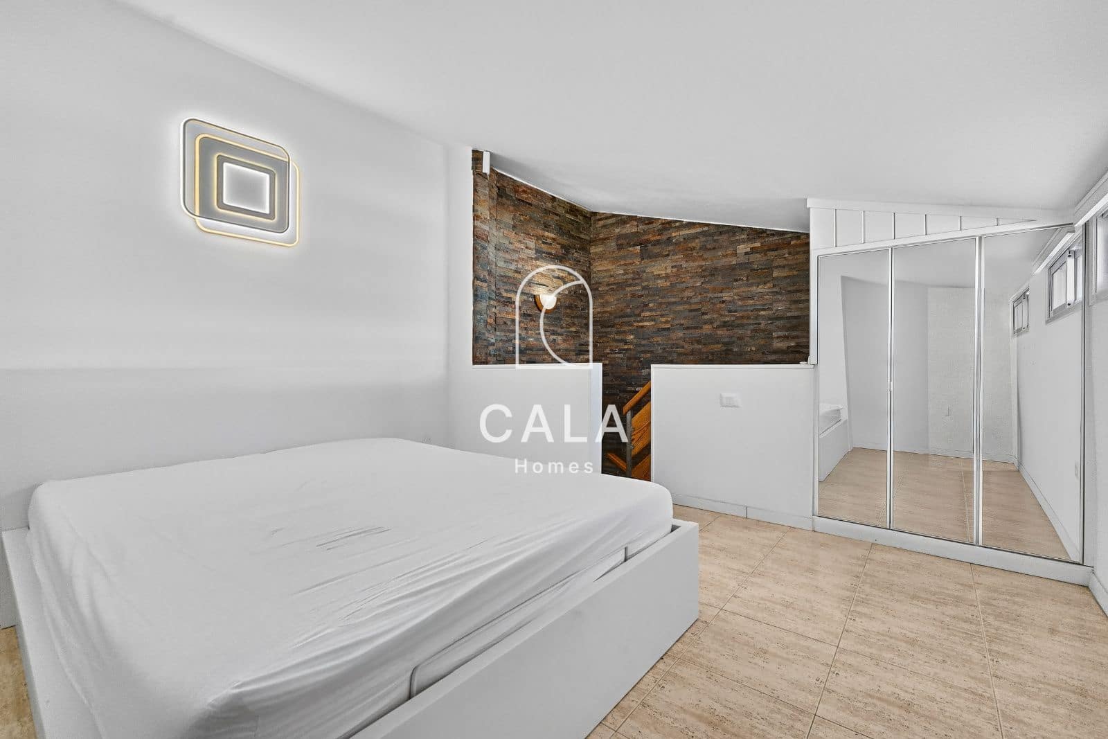 3 sypialnia Dom na sprzedaż w Playa del Duque z basenem garażem - 420 000 € (Ref: 10147477)