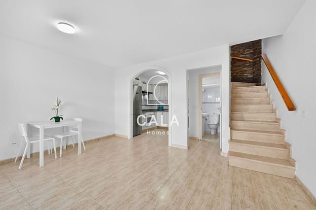 3 slaapkamer Huis te koop in Playa del Duque, Adeje met zwembad garage - € 420.000 (Ref: 10147477)