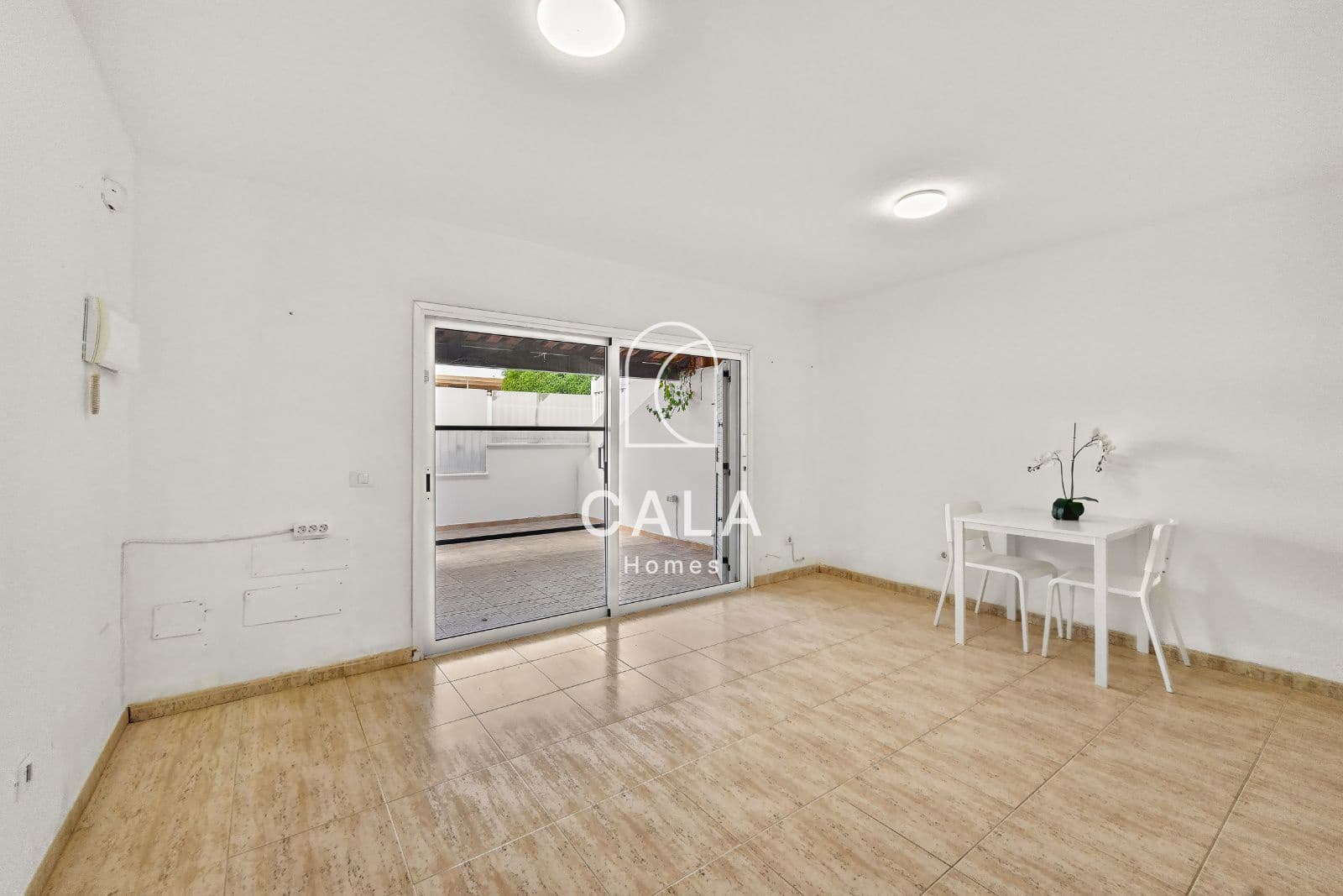 3 sypialnia Dom na sprzedaż w Playa del Duque z basenem garażem - 420 000 € (Ref: 10147477)