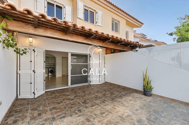 3 slaapkamer Huis te koop in Playa del Duque, Adeje met zwembad garage - € 420.000 (Ref: 10147477)