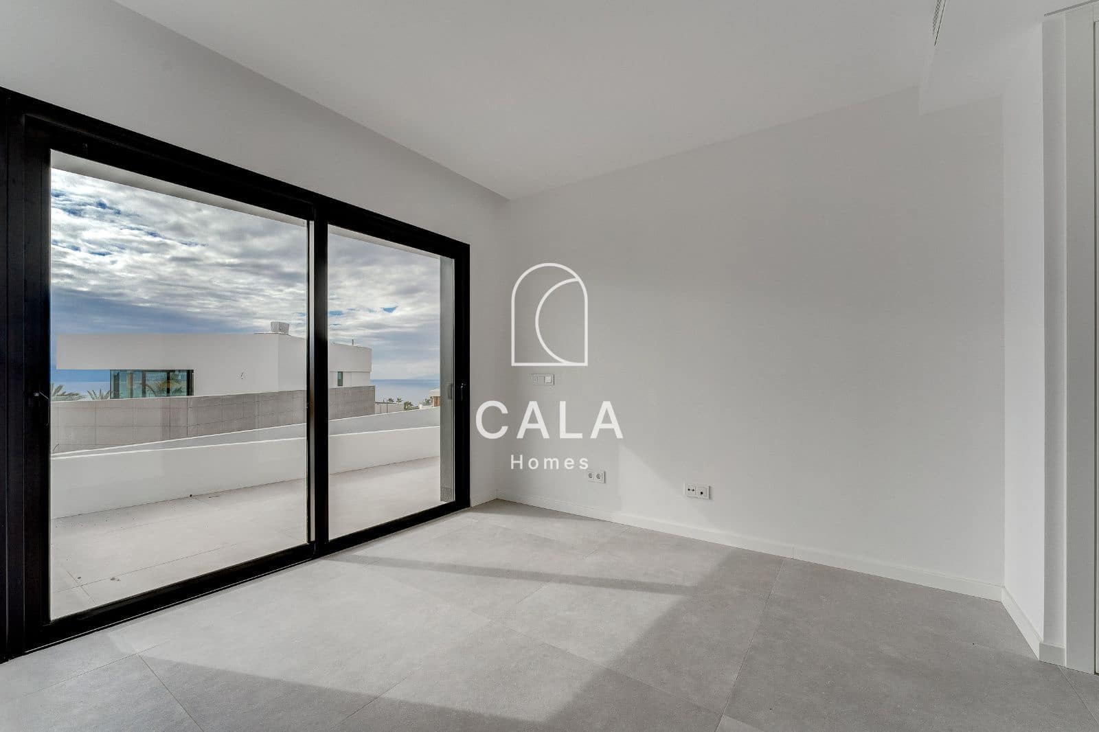 3 soverom Villa til salgs i Guia de Isora med svømmebasseng garasje - € 3 290 000 (Ref: 8389945)