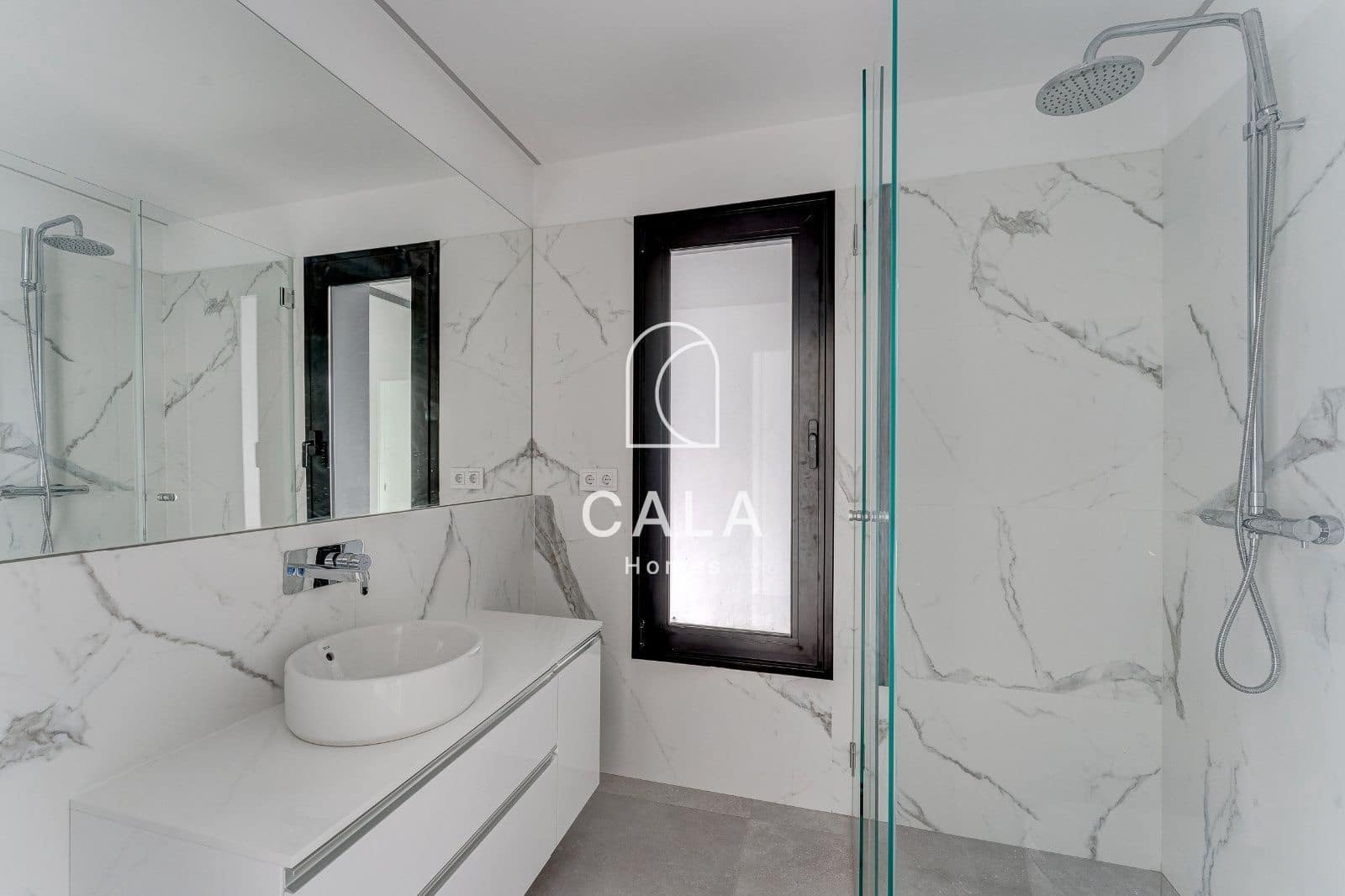 3 soverom Villa til salgs i Guia de Isora med svømmebasseng garasje - € 3 290 000 (Ref: 8389945)