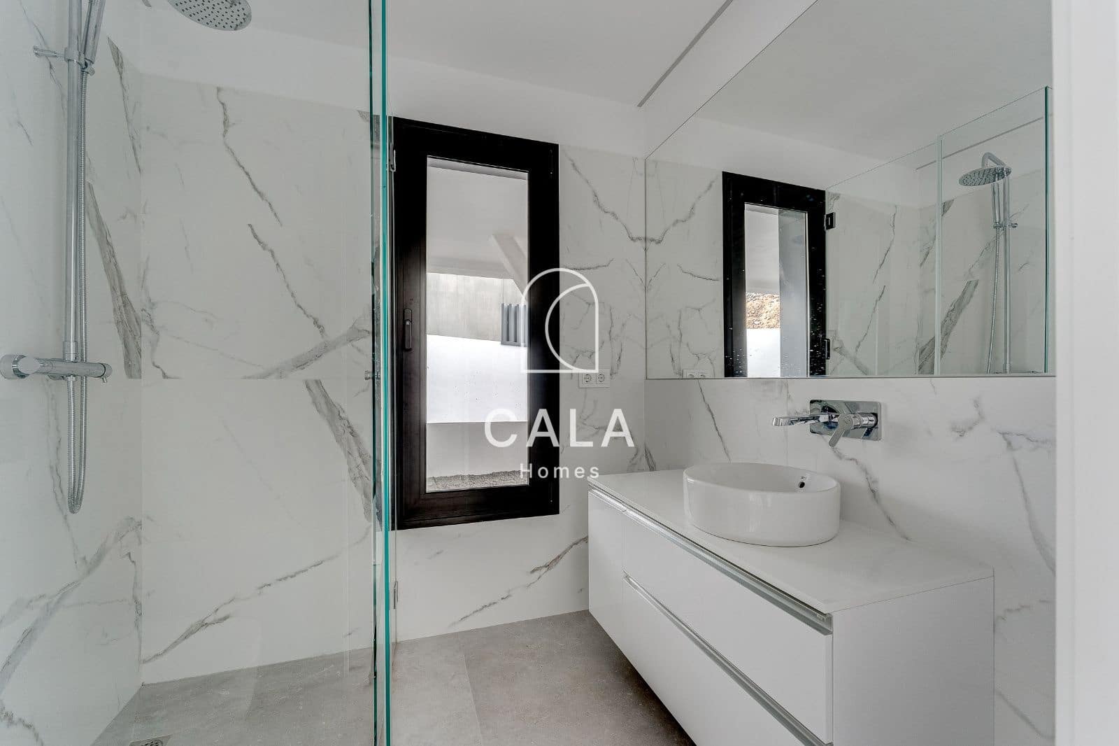 3 soverom Villa til salgs i Guia de Isora med svømmebasseng garasje - € 3 290 000 (Ref: 8389945)