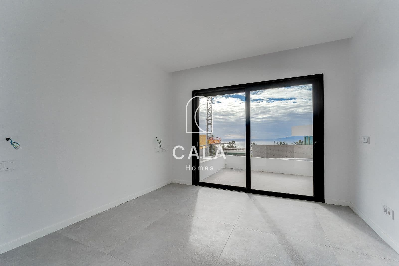 3 soverom Villa til salgs i Guia de Isora med svømmebasseng garasje - € 3 290 000 (Ref: 8389945)
