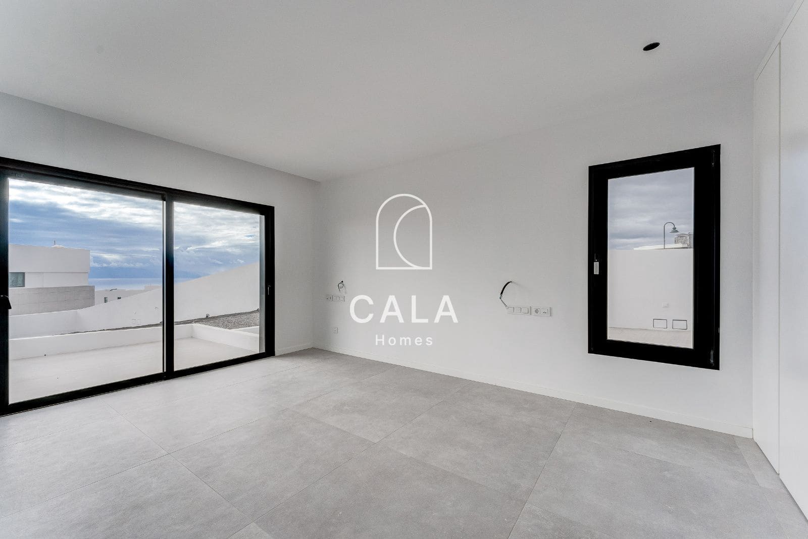 3 soverom Villa til salgs i Guia de Isora med svømmebasseng garasje - € 3 290 000 (Ref: 8389945)