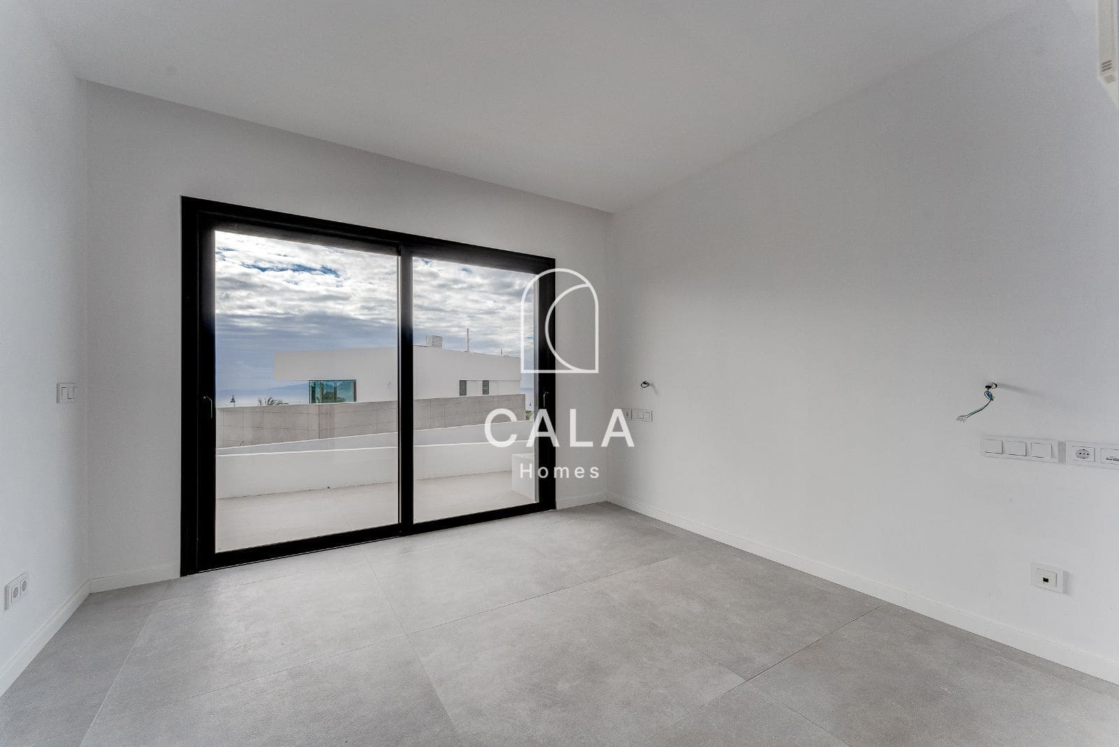 3 soverom Villa til salgs i Guia de Isora med svømmebasseng garasje - € 3 290 000 (Ref: 8389945)