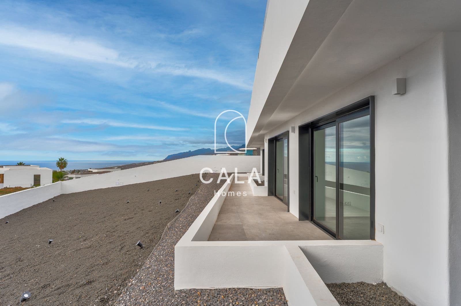 3 soverom Villa til salgs i Guia de Isora med svømmebasseng garasje - € 3 290 000 (Ref: 8389945)
