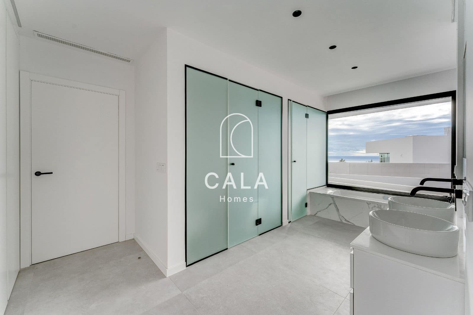 3 soverom Villa til salgs i Guia de Isora med svømmebasseng garasje - € 3 290 000 (Ref: 8389945)