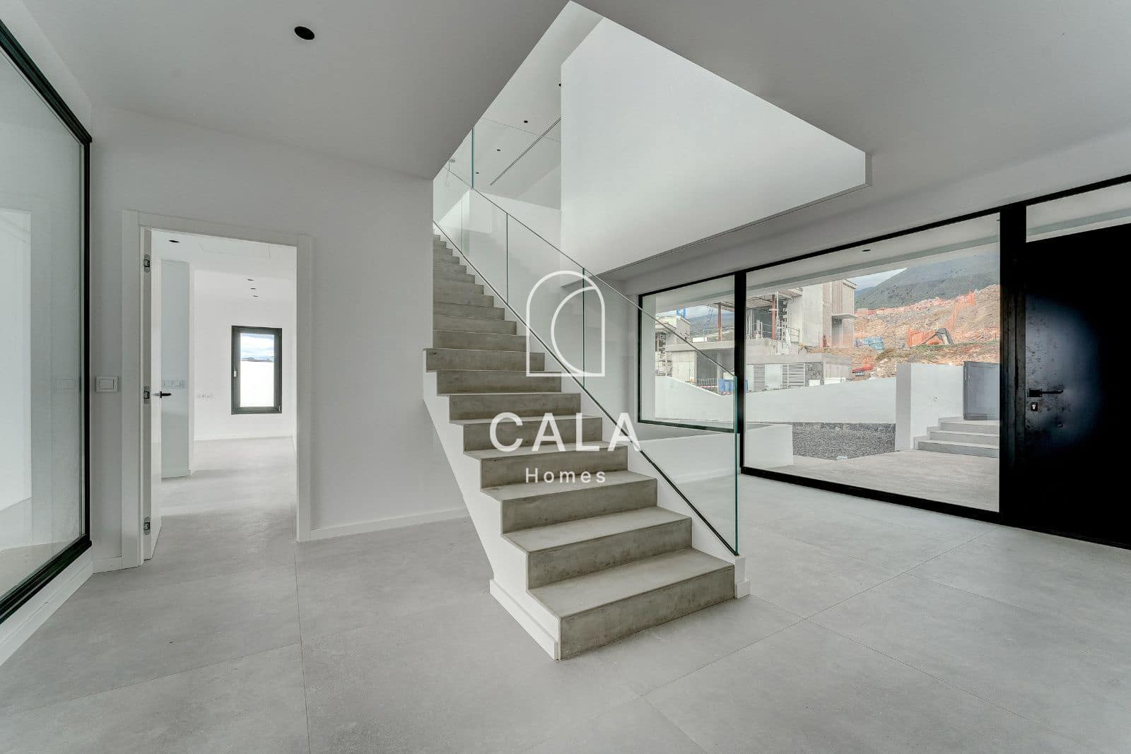 3 soverom Villa til salgs i Guia de Isora med svømmebasseng garasje - € 3 290 000 (Ref: 8389945)