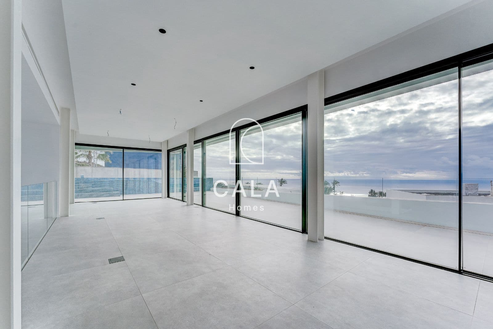 3 soverom Villa til salgs i Guia de Isora med svømmebasseng garasje - € 3 290 000 (Ref: 8389945)