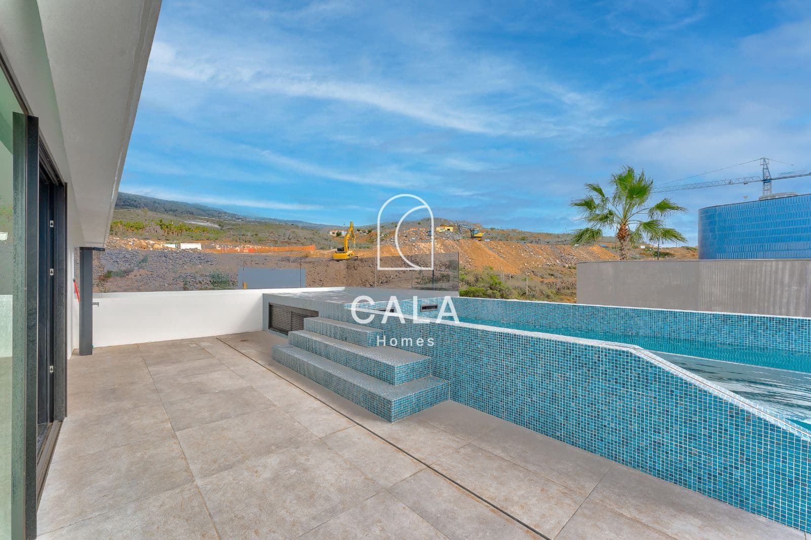 3 soverom Villa til salgs i Guia de Isora med svømmebasseng garasje - € 3 290 000 (Ref: 8389945)
