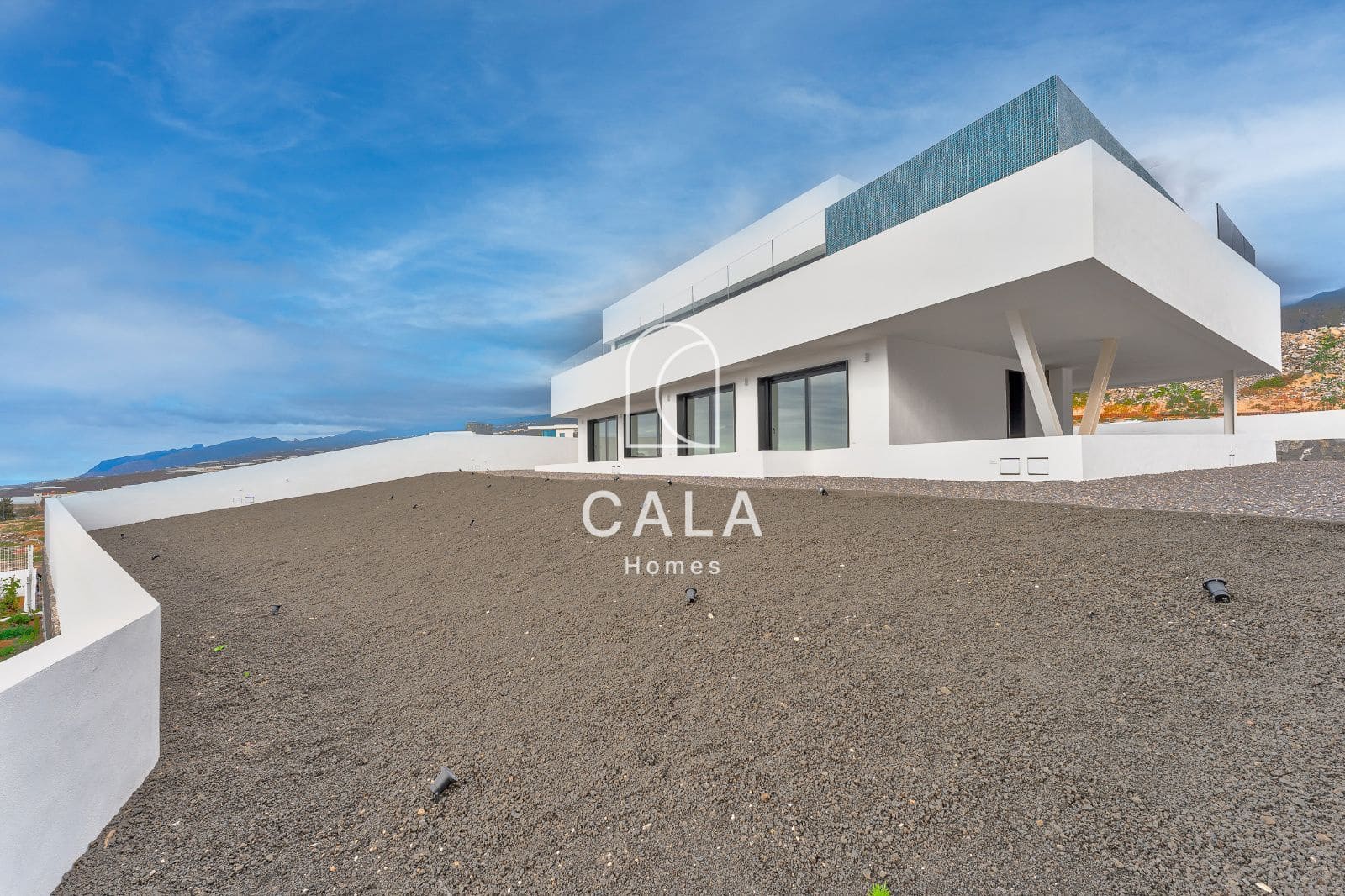 3 soverom Villa til salgs i Guia de Isora med svømmebasseng garasje - € 3 290 000 (Ref: 8389945)