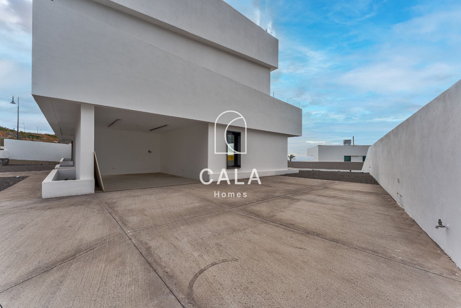 3 soverom Villa til salgs i Guia de Isora med svømmebasseng garasje - € 3 290 000 (Ref: 8389945)