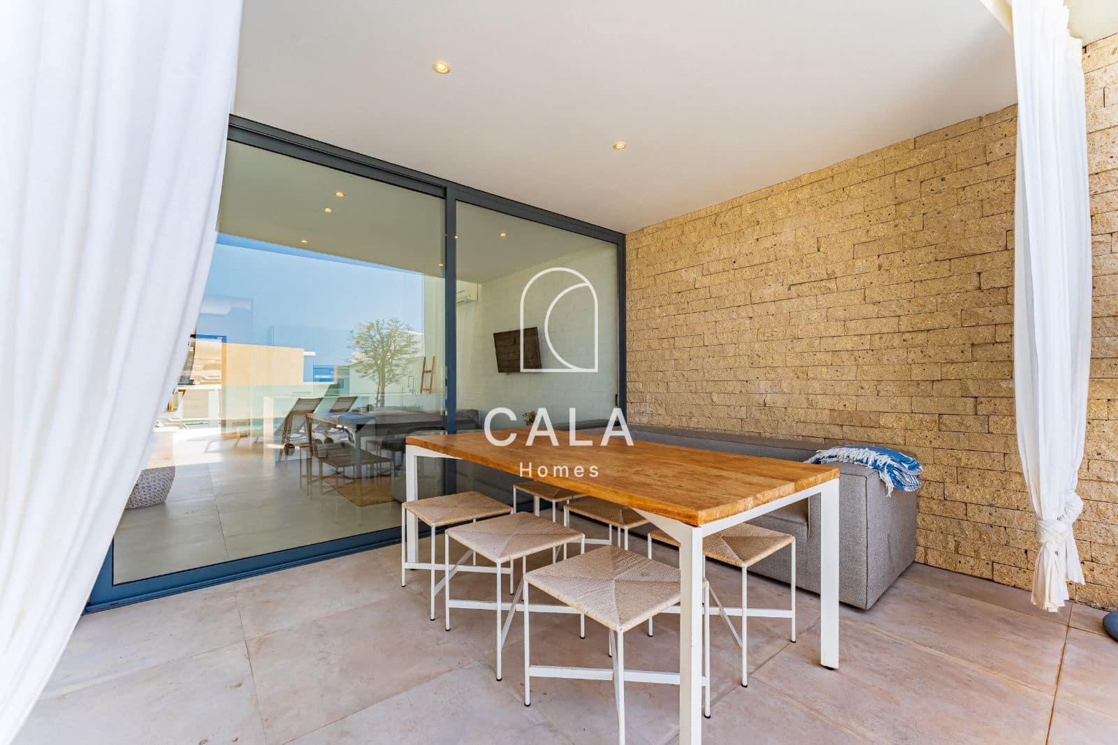 3 bedroom Villa for sale in La Caleta Adeje with pool garage - € 1,395,000 (Ref: 8389949)